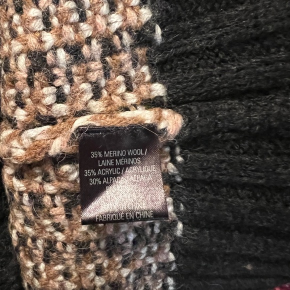 Beautiful Italian made cropped sweater ππ» - Picture 11 of 11